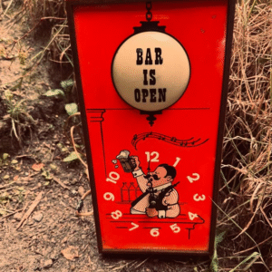 "Back Bar Time" – Vintage Reverse-Winding Spartus Wall Clock